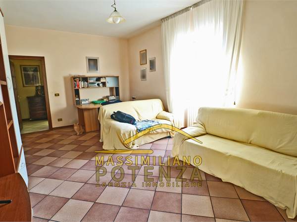 Primo piano con ascensore