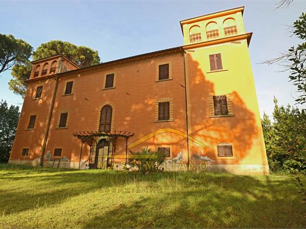 Villa storica immersa nel verde 