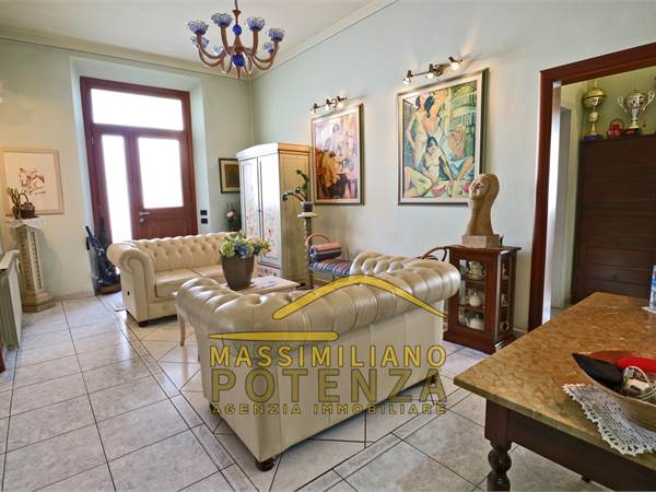 Casa indipendente libera su quattro lati